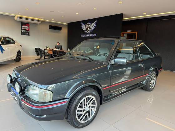 FORD ESCORT 1.8 XR3 8V GASOLINA 2P MANUAL FORD ESCORT 1.8 XR3 8V GASOLINA 2P MANUAL